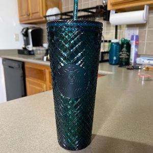 Starbucks 2021 Winter Holiday Jeweled Tumbler Cold Cup 24oz Green Christmas